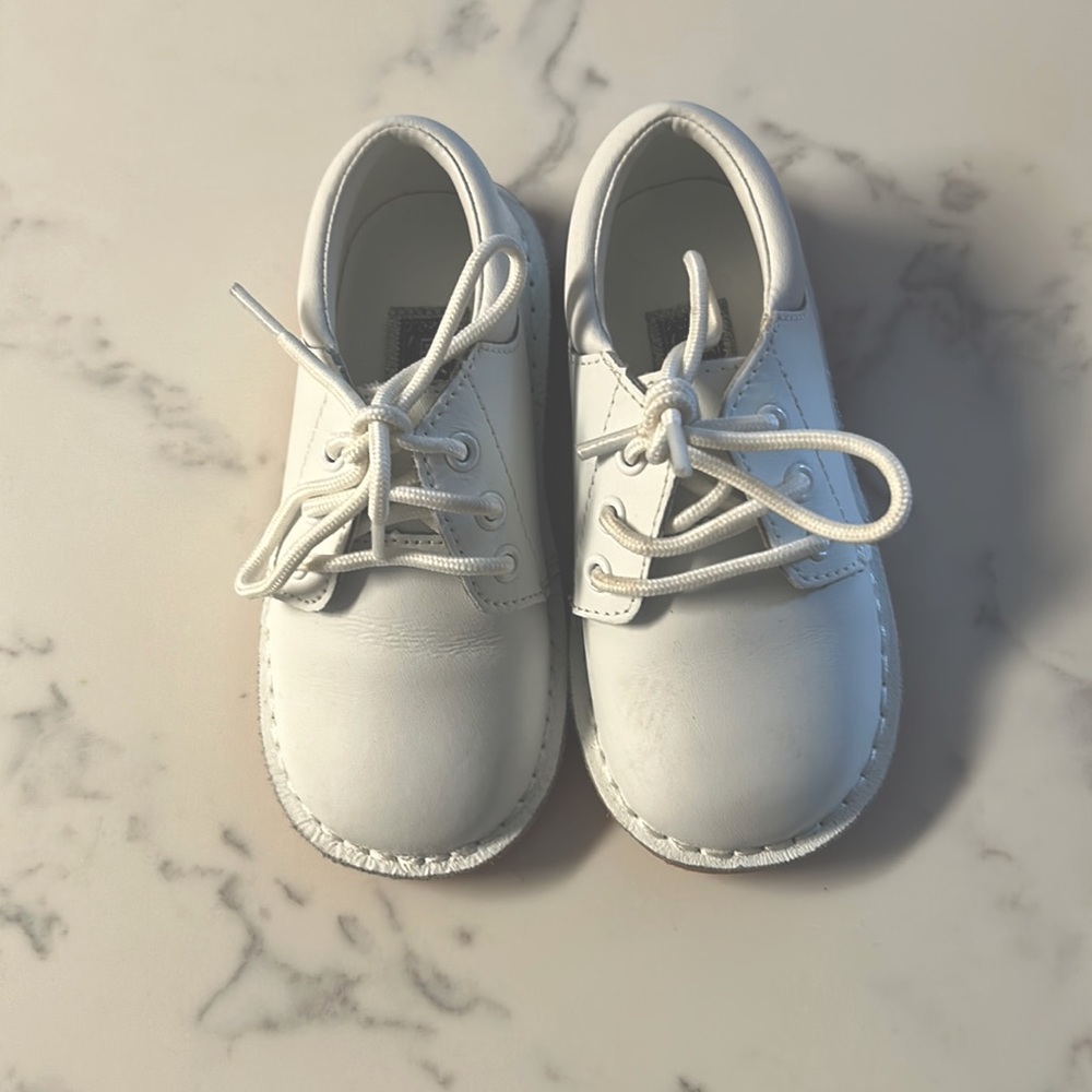 L’amour White Baby lace-up shoes. Perfect for any special occasion.(size 8)